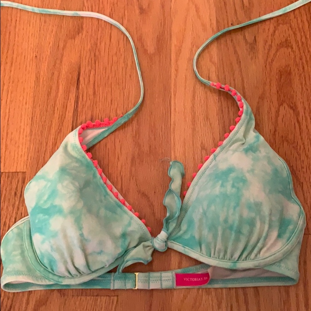 Victoria’s Secret bikini top
